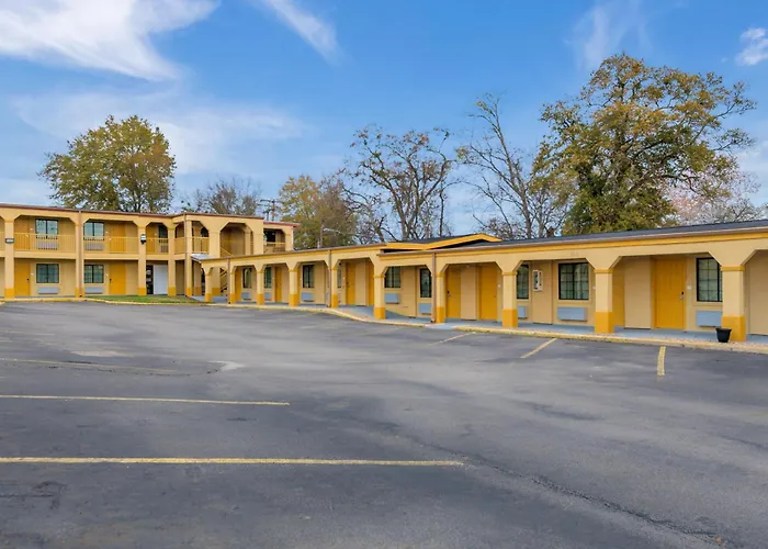 Super 8 By Wyndham Palestine Tx