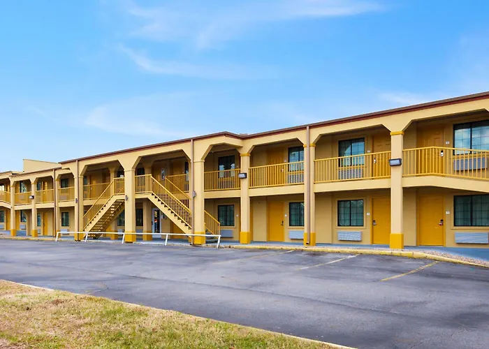 Super 8 By Wyndham Palestine Tx